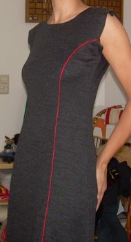 Kleid mit Paspel